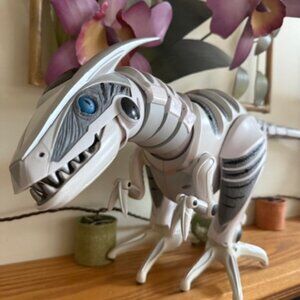 Wowwee Robotics Roboraptor Interactive Dinosaur with Remote 2005 Working 31 inch